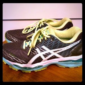 ASICS Gel Nimbus Like new!!!!